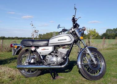 Lot 26 - 1976 Suzuki GT250A