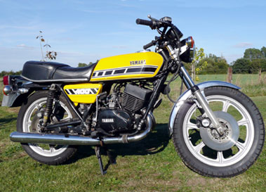Lot 27 - 1977 Yamaha RD400E