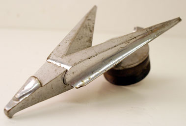 Lot 325 - Vauxhall Wyvern Winged Bird Mascot