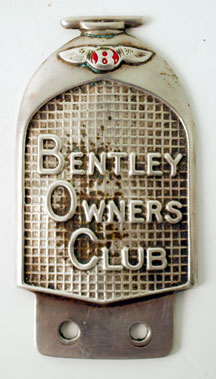Lot 335 - Vintage Bentley OwnerS Club Car Badge