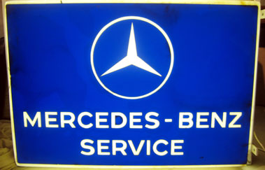 Lot 813 - Mercedes-Benz Service Illuminated Lightbox