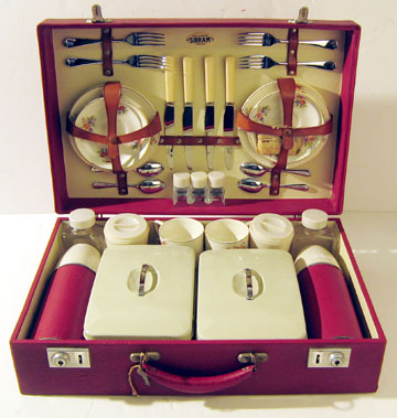 Lot 229 - Sirram Four Person Picnic Set