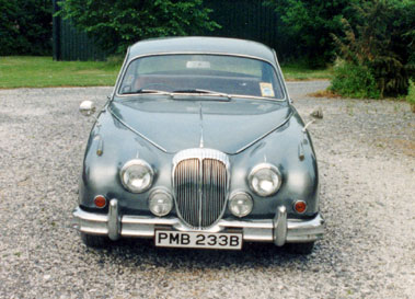 Lot 99 - 1964 Daimler V8-250