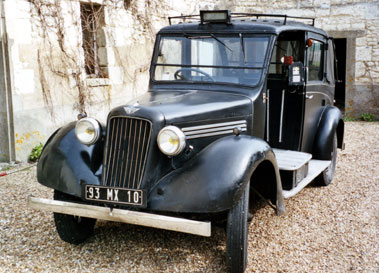Lot 39 - 1938 Austin 12/4 Heavy Low Loader Taxicab