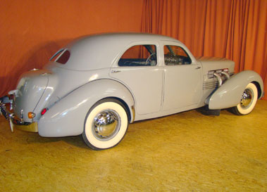 Lot 48 - 1937 Cord 812 Beverly Sedan