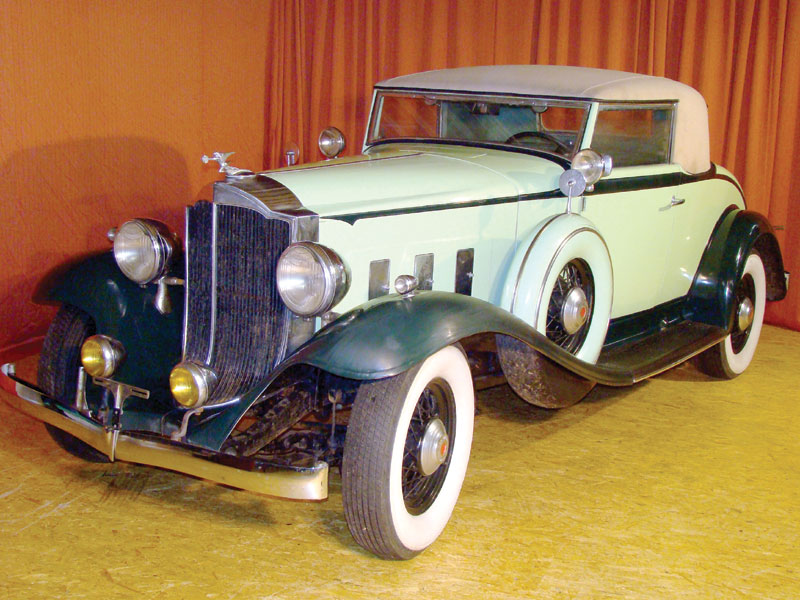 Lot 47 - 1932 Packard 900 Light Eight Coupe