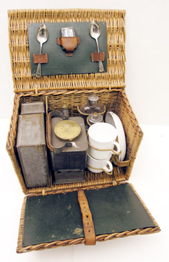 Lot 371 - Gws & Sons Two Person Picnic Set