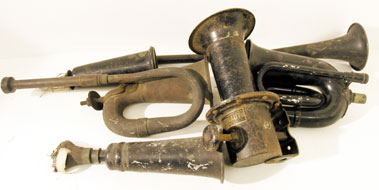 Lot 377 - Five Brass Bulb Horns