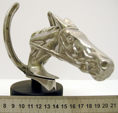 Lot 332 - Racehorse/Lucky Horseshoe Accessory Mascot