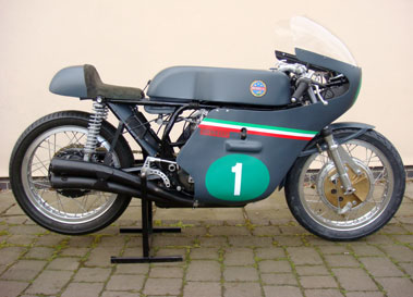 Lot 10 - 1967/8 Benelli Racing Replica