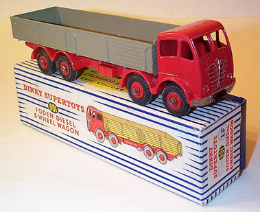 Lot 985 - Dinky Toys #901 Foden Diesel Wagon