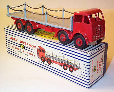 Lot 987 - Dinky Toys #905 Foden Flat Truck With Chains