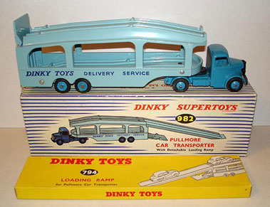 Lot 1001 - Dinky Toys #982 Bedford Pullmore Car Transporter & Loading Ramp