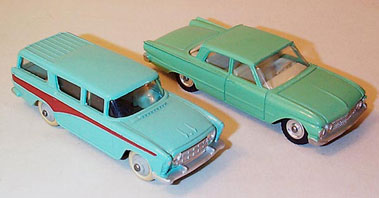 Lot 1035 - Dinky Toys 2 x Unboxed American Cars