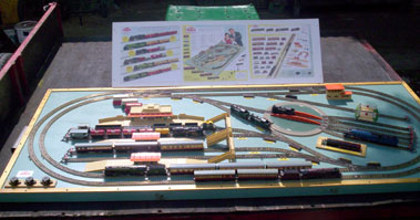 Lot 415 - 1950's Hornby Dublo 'Three Rail' Train Set