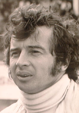 Lot 604 - Beltoise Signed Presentation