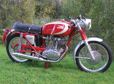 Lot 13 - 1965 Ducati Mach 1