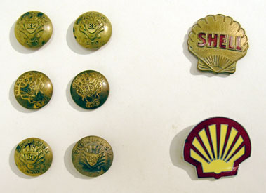 Lot 219 - Shell Uniform Buttons & Badges