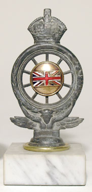 Lot 358 - An Early RAC Badge