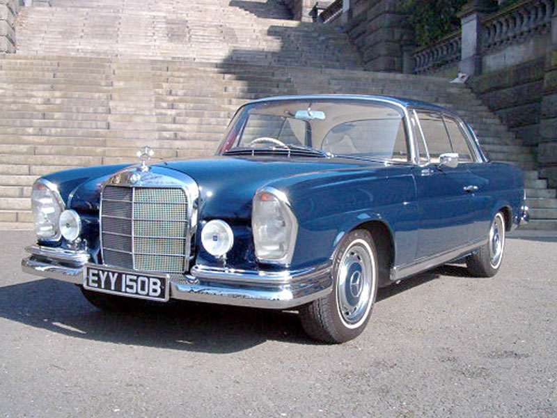 Lot 12 - 1964 Mercedes-Benz 220 SEB Coupe