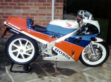 Lot 6 - 1993 Honda RC30
