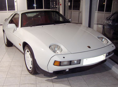 Lot 26 - 1986 Porsche 928 S2
