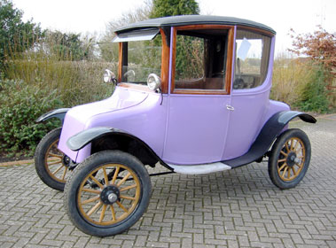 Lot 56 - 1915 Milburn Light Electric Coupe