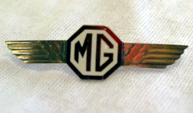Lot 372 - MG 'Gold Wings' Badge