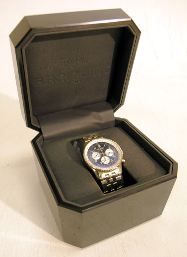 Lot 401 - Gents Breitling 18K Gold Gents Wristwatch