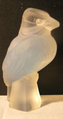 Lot 327 - 'Perched Bird' Glass Mascot