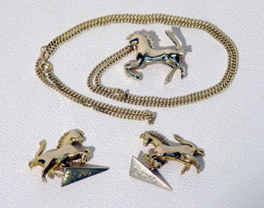 Lot 4 - Gold Ferrari Jewellery