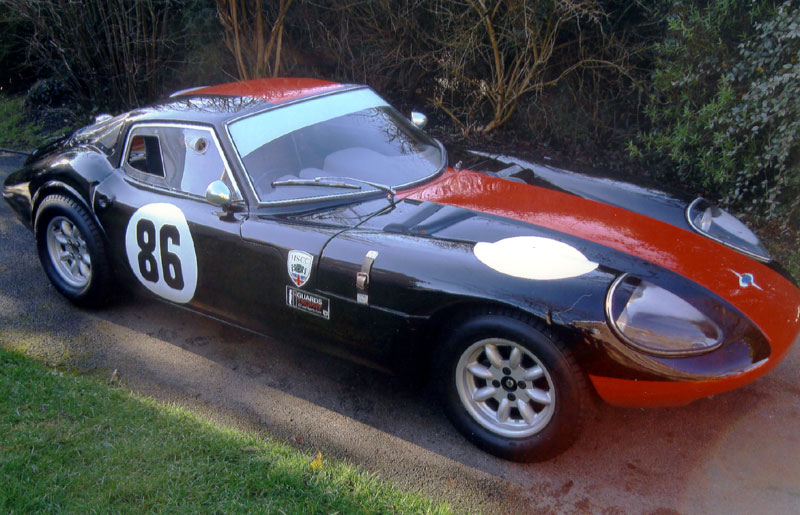 Lot 17 - 1965 Marcos 1800 GT