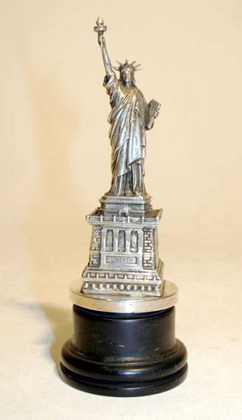 Lot 310 - Statue of Liberty Accessory Mascot