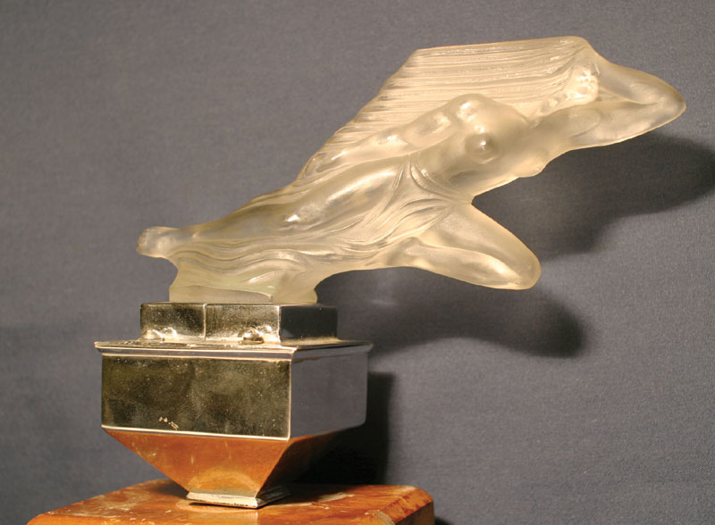 Lot 323 - 'Acceleration' Glass Accessory Mascot by Red Ashay
