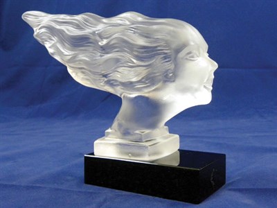 Lot 300 - 'Victoire' Glass Accessory Mascot