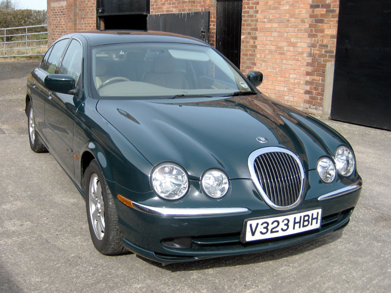 Lot 4 - 1999 Jaguar S-Type 3.0