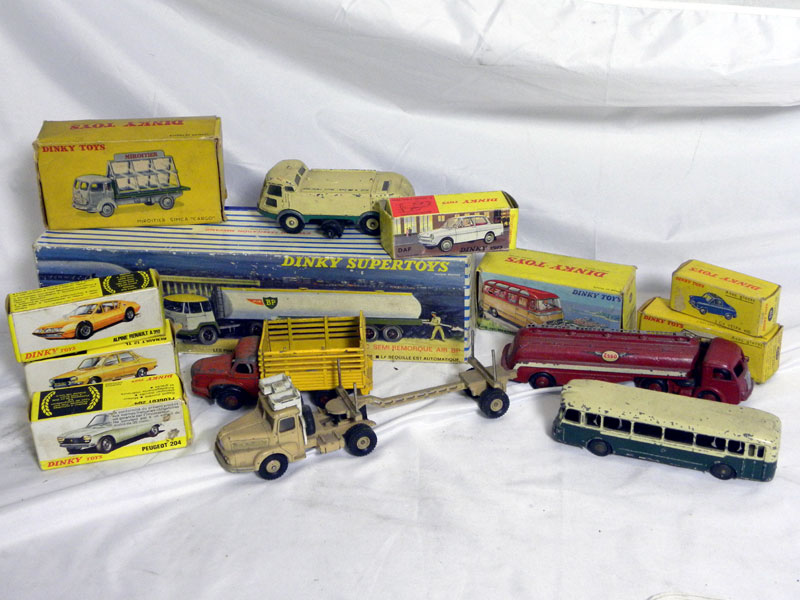 Lot 220 - French and Spanish Dinky Toys
