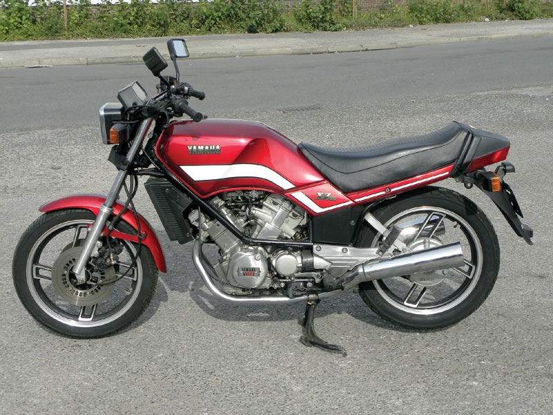 Lot 8 - 1984 Yamaha XZ550