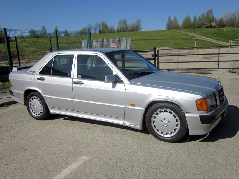 Lot 75 - 1990 Mercedes-Benz 190 E 2.5-16