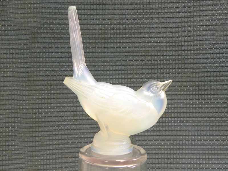 Lot 334 - Sabino Mocking Bird Glass Mascot