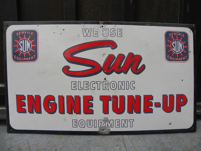Lot 42 - 'Sun Service Equipment' Enamel Sign
