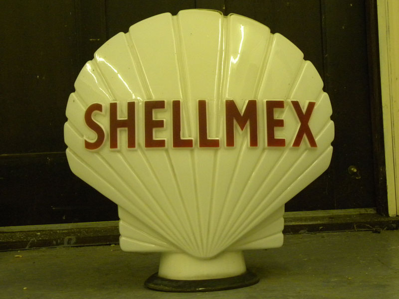 Lot 84 - 'Shellmex' Petrol Pump Globe