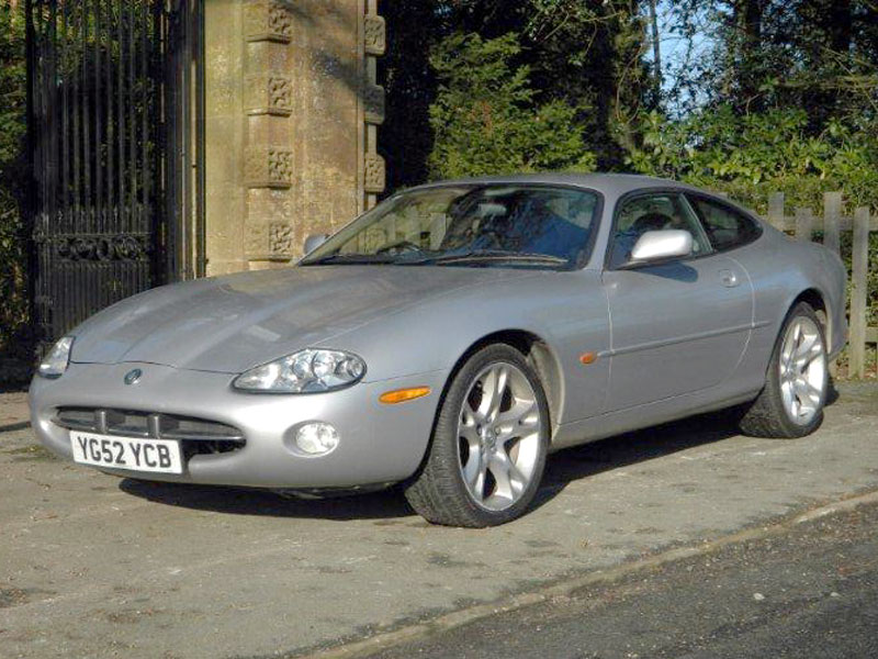 Lot 34 - 2002 Jaguar XK8 Coupe