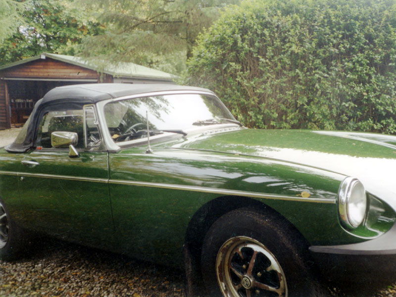 Lot 61 - 1977 MG B Roadster