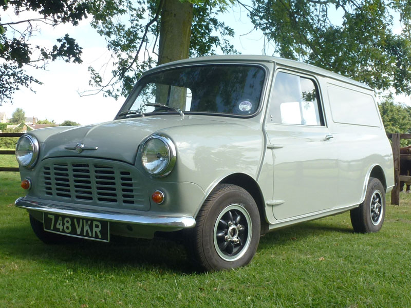Lot 7 - 1963 Morris Mini Van