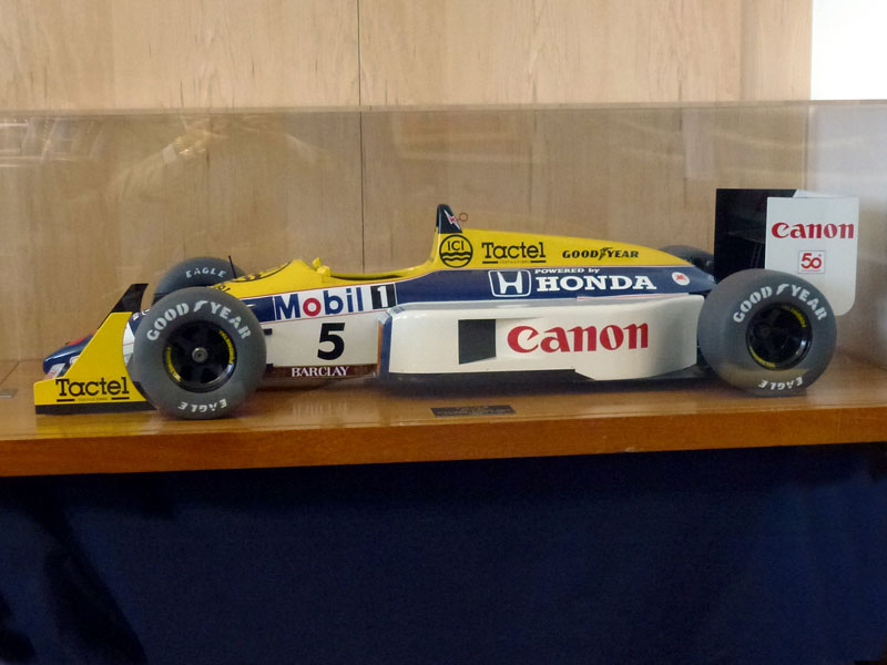Lot 44 - Large Scale Promotional Williams FW-11B Model