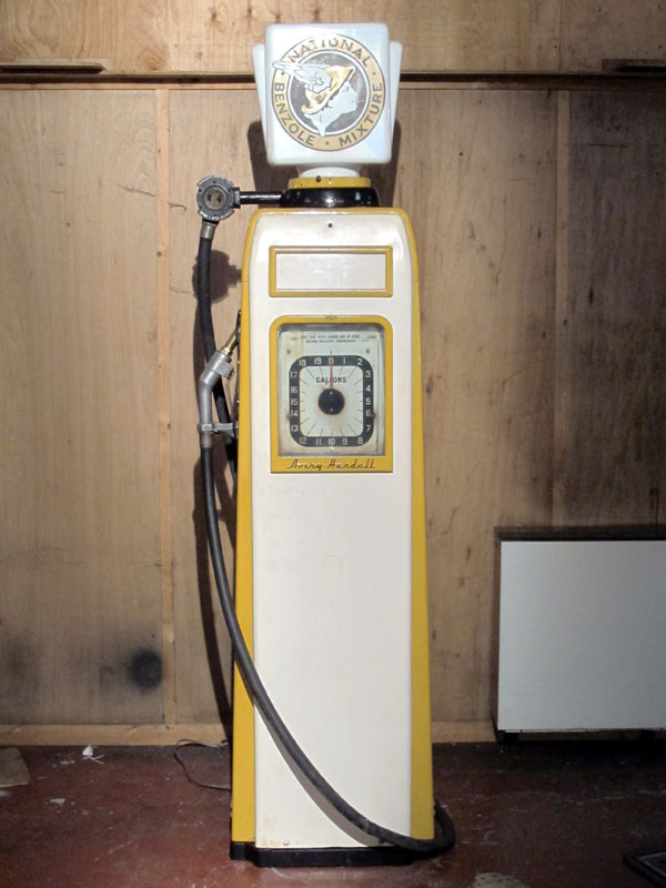 Lot 95 - Avery Hardol Electric Petrol Pump (R)