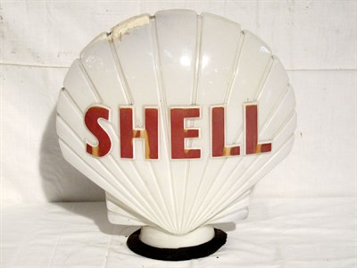 Lot 110 - 'Shell' Clamshell Petrol Pump Globe (R)
