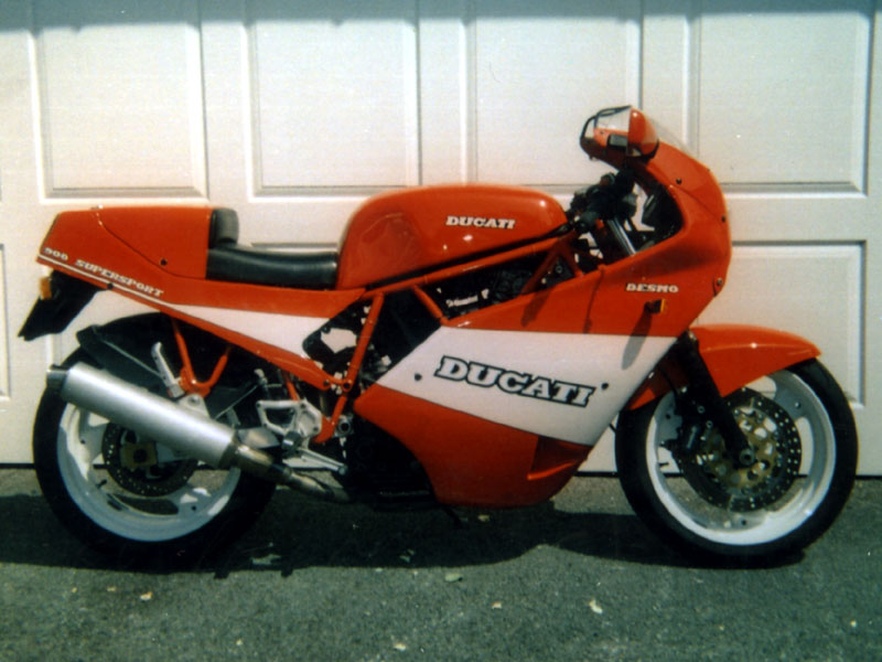 Lot 44 - 1990 Ducati 900 SS