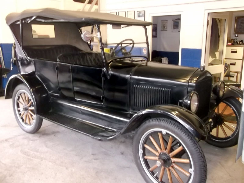 Lot 13 - 1926 Ford Model T Four-Seater Tourer